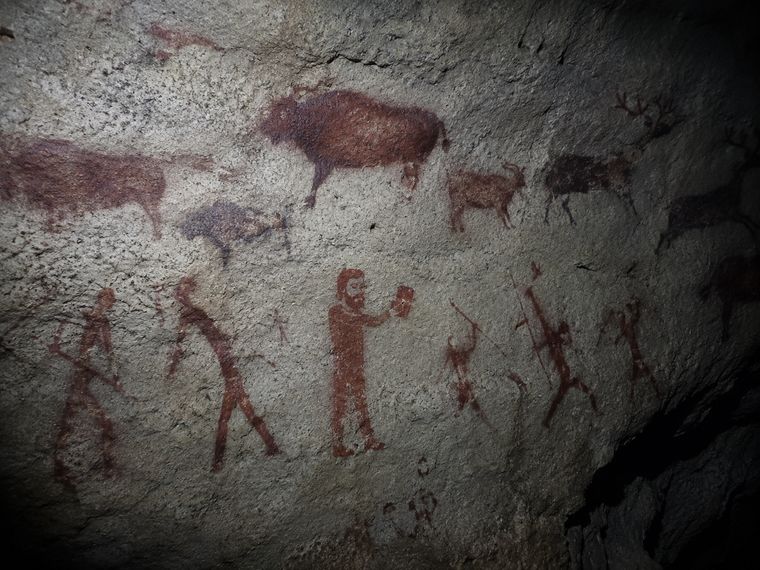 Cave wall painting